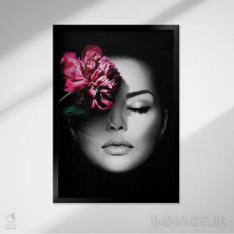 تابلو دکوراتیو زن با چهره گلی اثر دانیلو د آلکساندریا - نمای قابدار مشکی