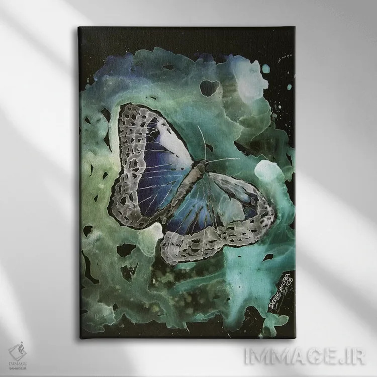 تابلو دکوراتیو پروانه مونارک I اثر درک مک کری - نمای روبهرو روی دیوار
