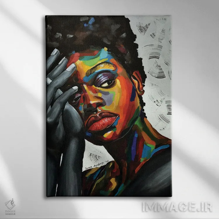 تابلو دکوراتیو آزاد اما گرسنه II اثر دامولا آیگبایو - نمای روبهرو روی دیوار