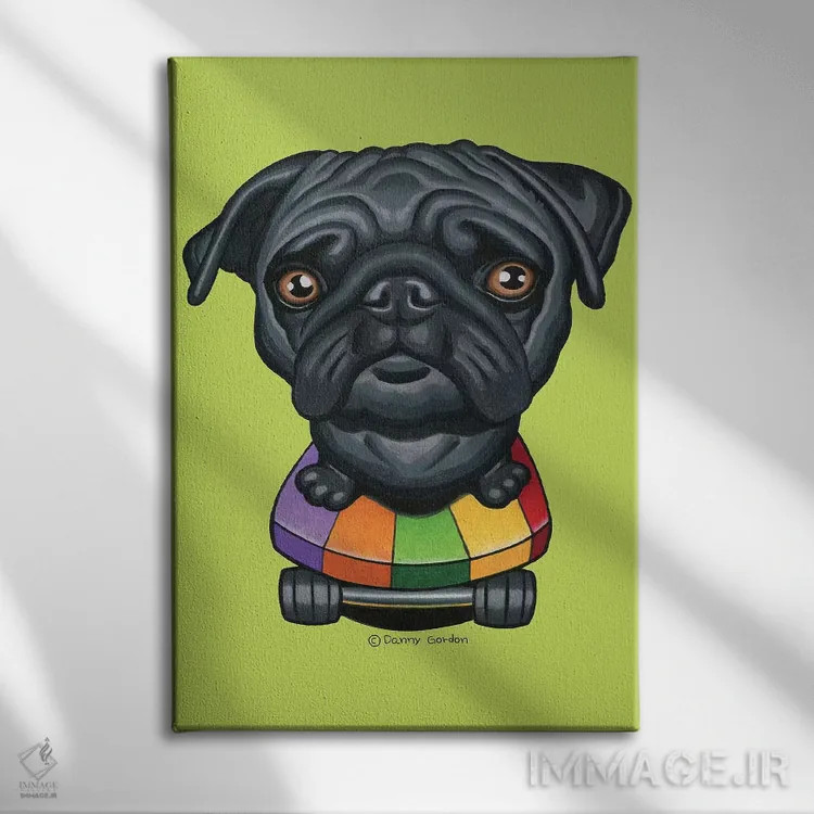 تابلو دکوراتیو پاگ با اسکیت بورد راه راه لیمویی اثر دنی گوردون - نمای روبهرو روی دیوار