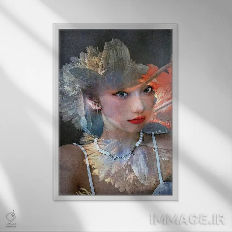 تابلو دکوراتیو همه چیز در پر و پاستل اثر دومینیک بادوئل - نمای قابدار سفید