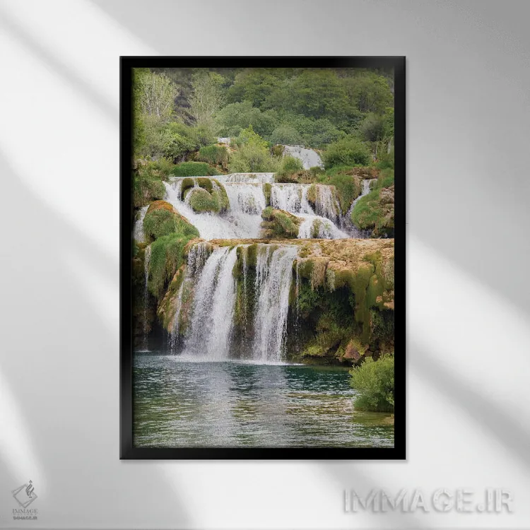 تابلو دکوراتیو کرواسی. منطقه شنای اسکراباورسکی بوک در پارک ملی کرکا اثر تریش دروی - نمای قابدار مشکی