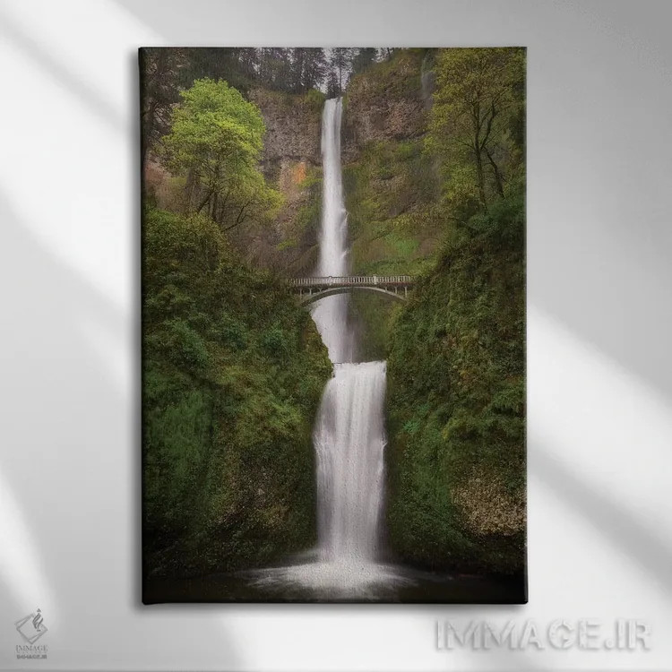 تابلو دکوراتیو آبشار ابدی اثر داتلیش - نمای روبهرو روی دیوار