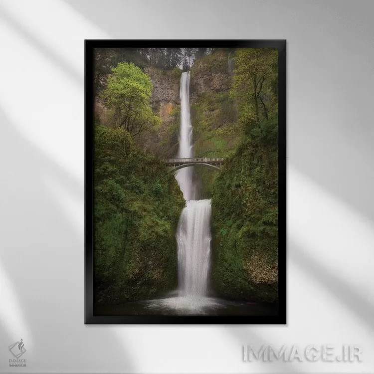 تابلو دکوراتیو آبشار ابدی اثر داتلیش - نمای قابدار مشکی