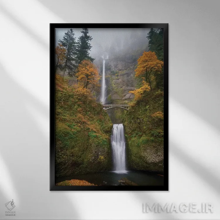 تابلو دکوراتیو آبشار رویا اثر داتلیش - نمای قابدار مشکی