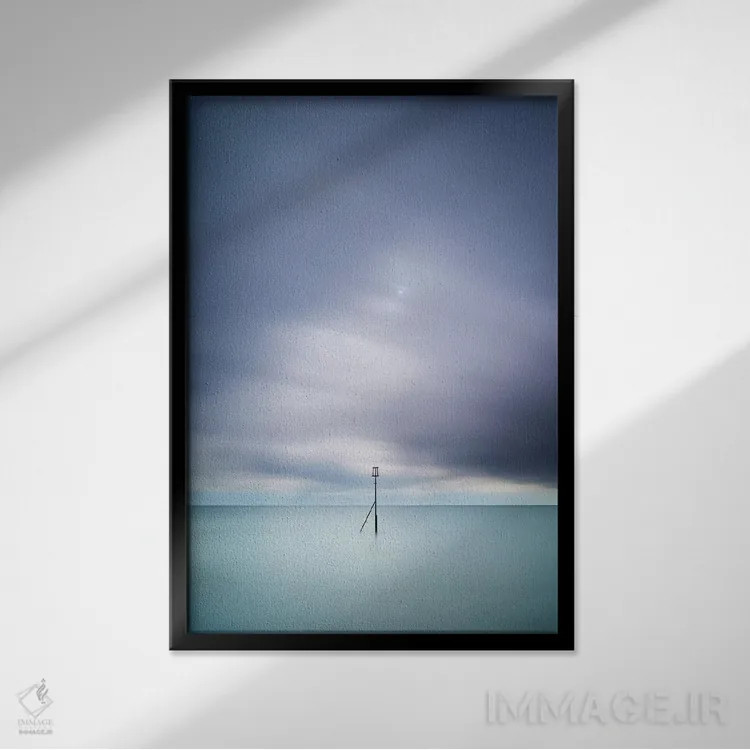 تابلو دکوراتیو ایستادگی جزر و مد اثر داتلیش - نمای قابدار مشکی