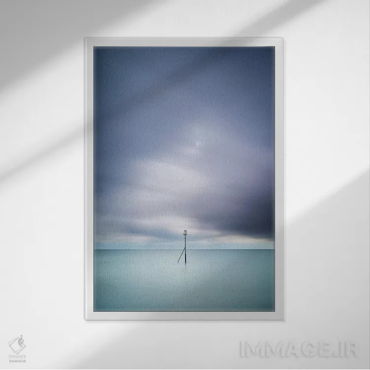 تابلو دکوراتیو ایستادگی جزر و مد اثر داتلیش - نمای قابدار سفید