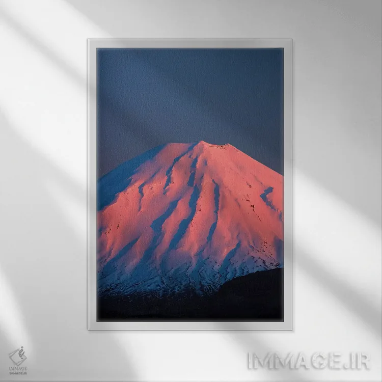 تابلو دکوراتیو تابش آلپن گلو بر کوه نگائوروهوه در سپیده دم، پارک ملی تونگاری… اثر دیوید وال - نمای قابدار سفید