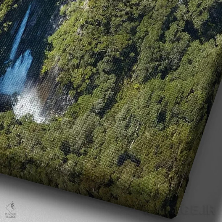 تابلو دکوراتیو آبشار تاراورا بر رودخانه تاراورا و آتشفشان کوه تاراورا، نزدیک… اثر دیوید وال - نمای نزدیک بافت بوم