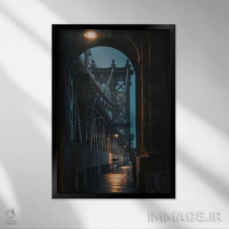 تابلو دکوراتیو قدم زنی تنها روی پل منهتن اثر دیلان واکر - نمای قابدار مشکی