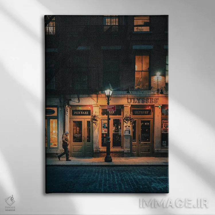 تابلو دکوراتیو مرد تنها در استون استریت اثر دیلان واکر - نمای روبهرو روی دیوار