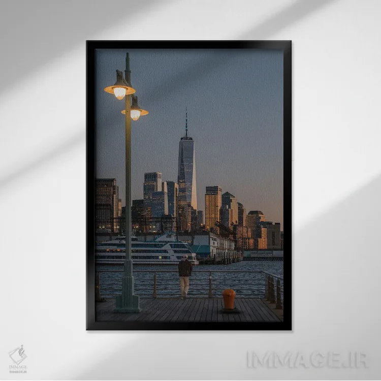 تابلو دکوراتیو شب آرام در اسکله ۴۵ اثر دیلان واکر - نمای قابدار مشکی