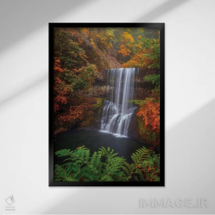 تابلو دکوراتیو محاصره شده در رنگ ها اثر دارن وایت فوتوگرافی - نمای قابدار مشکی