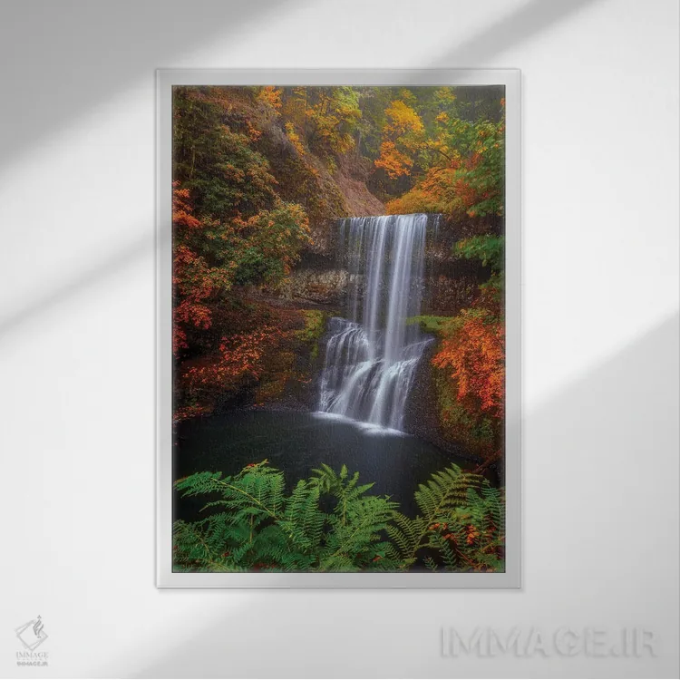 تابلو دکوراتیو محاصره شده در رنگ ها اثر دارن وایت فوتوگرافی - نمای قابدار سفید