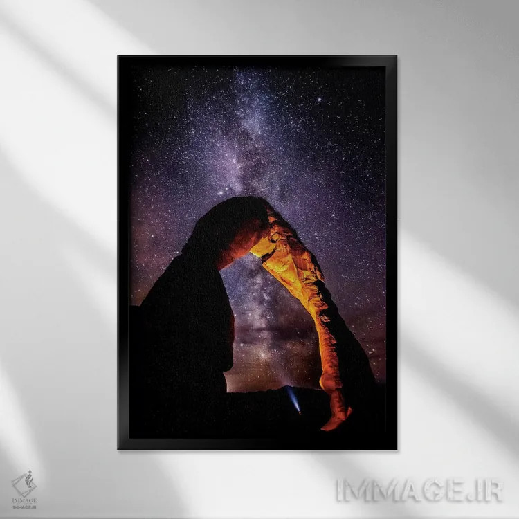 تابلو دکوراتیو اکتشاف گر راه شیری اثر دارن وایت فوتوگرافی - نمای قابدار مشکی