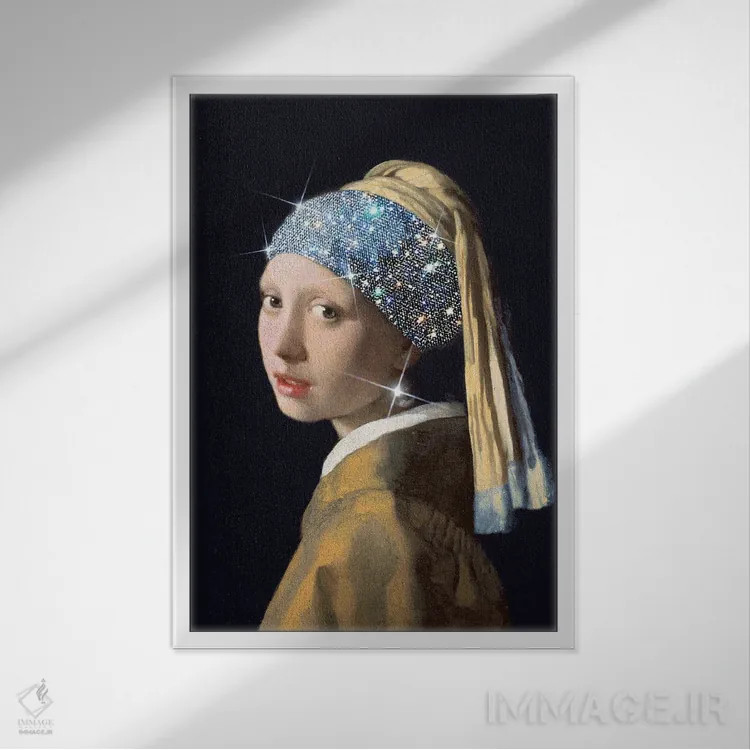 تابلو دکوراتیو دختر زرق وبرق دار اثر آرت اله - نمای قابدار سفید