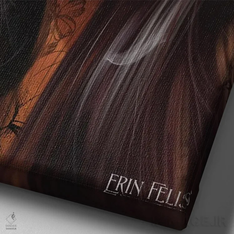 تابلو دکوراتیو زیبای مو تیره اثر ارین فلیس - نمای نزدیک بافت بوم