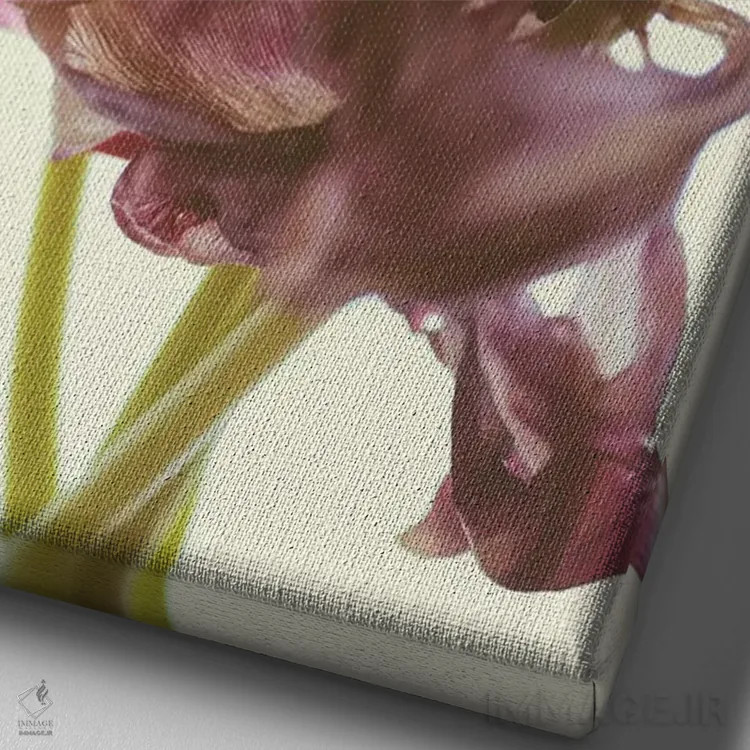 تابلو دکوراتیو زیبایی گل لاله اثر النا کولیـکووا - نمای نزدیک بافت بوم