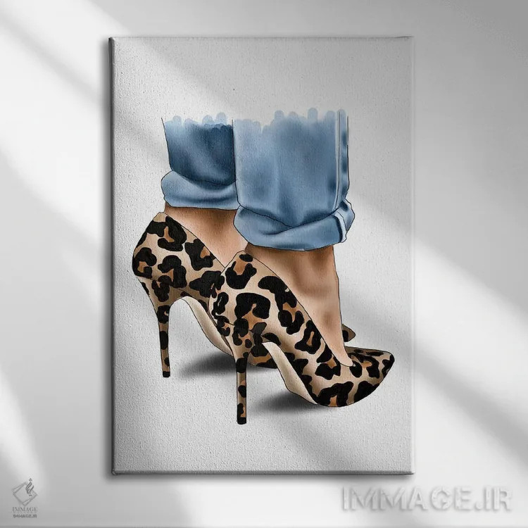 تابلو دکوراتیو "کفش پاشنه بلند با طرح پلنگی" اثر الزا فوچه - نمای روبهرو روی دیوار