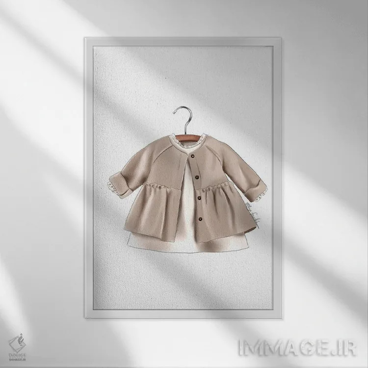تابلو دکوراتیو لباس نوزاد دختر II اثر الزا فوچه - نمای قابدار سفید