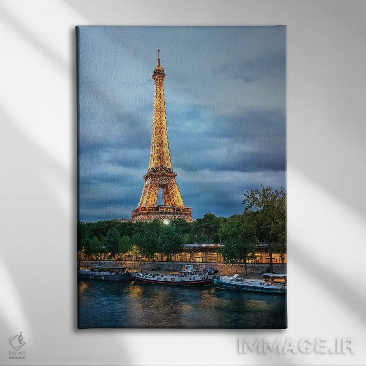 تابلو دکوراتیو گرگ و میش در پاریس اثر مانجیک پیکچرز - نمای روبهرو روی دیوار