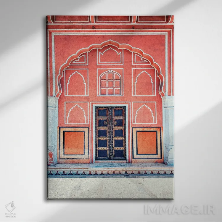 تابلو دکوراتیو درب هندی اثر مانجیک پیکچرز - نمای روبهرو روی دیوار