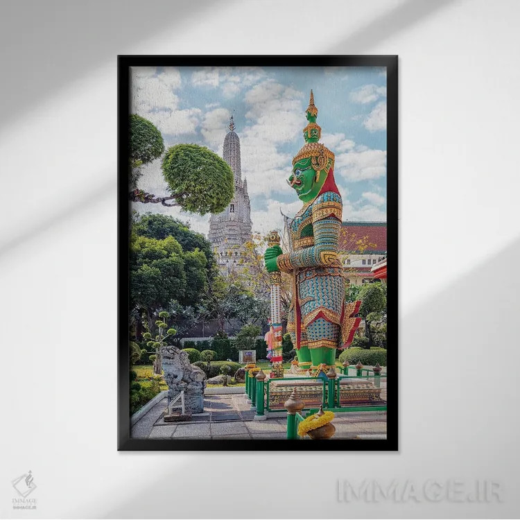 تابلو دکوراتیو نگهبان معبد وات آرون اثر مانجیک پیکچرز - نمای قابدار مشکی