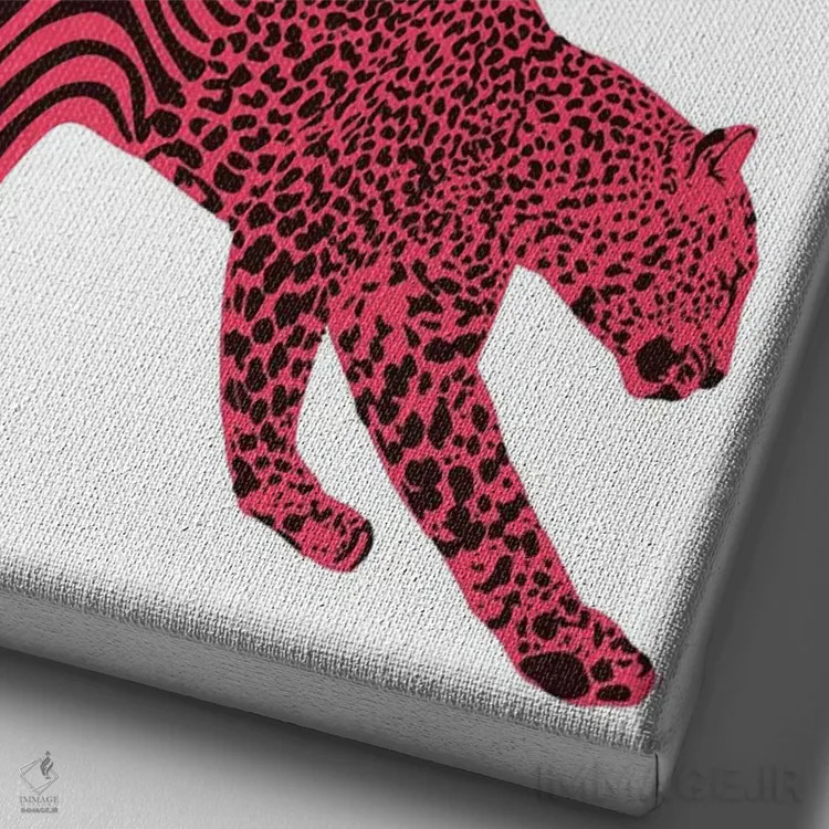 تابلو مینیمال یوزپلنگ ذوب شده صورتی اثر الا مازور - نمای نزدیک بافت بوم