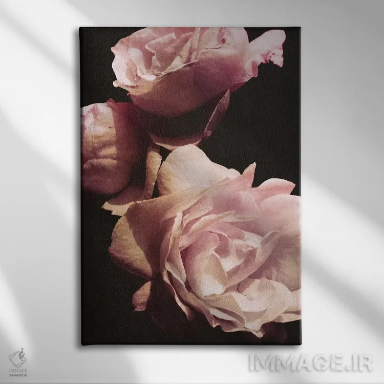 تابلو دکوراتیو دسته گل تنها II اثر امیلی ناواس - نمای روبهرو روی دیوار