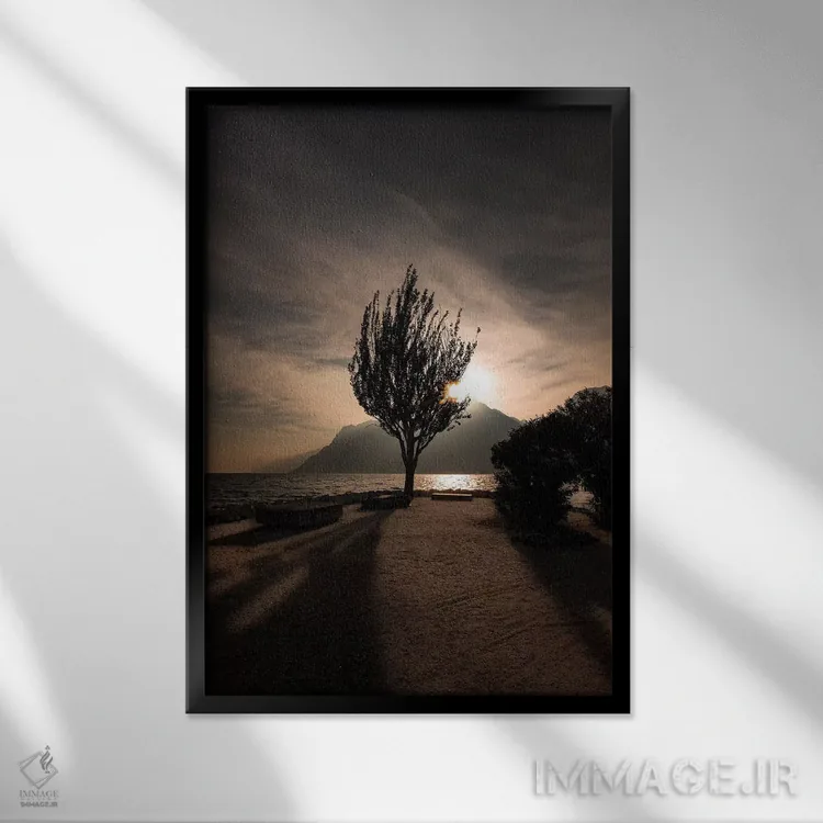 تابلو دکوراتیو دریاچه گاردا ۳ اثر انزو رومانو - نمای قابدار مشکی