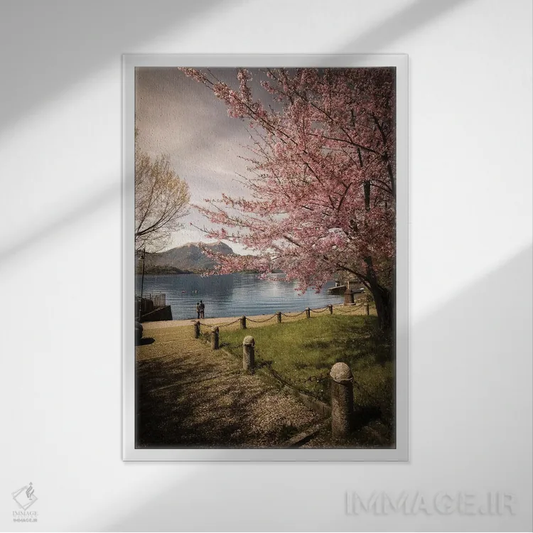 تابلو دکوراتیو شکوفه گیلاس روی دریاچه کومو اثر انزو رومانو - نمای قابدار سفید