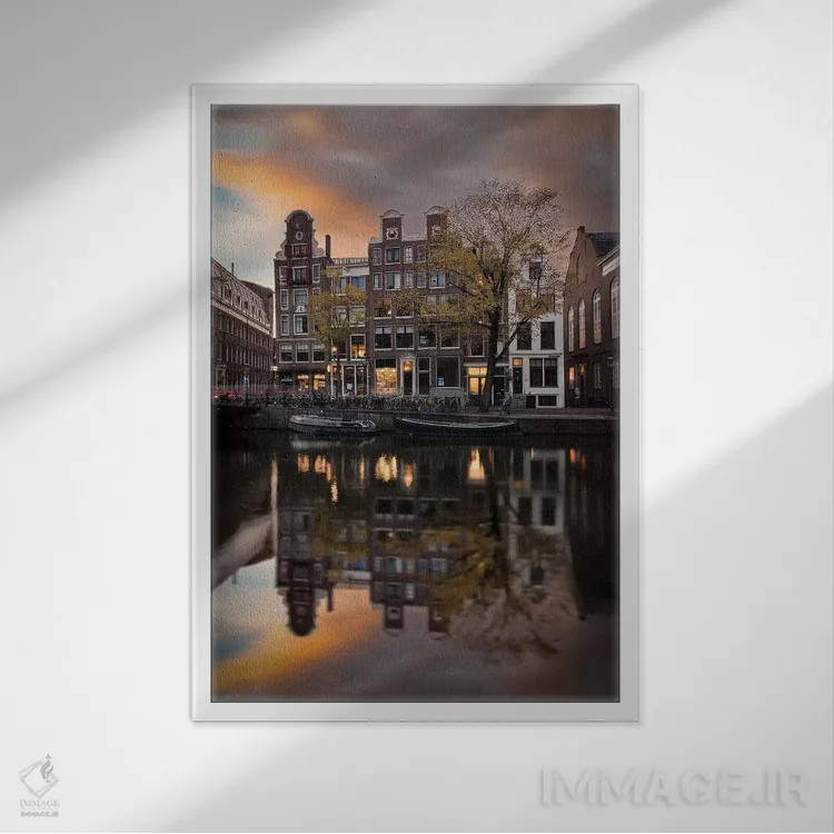 تابلو دکوراتیو بازتاب های آمستردام اثر انزو رومانو - نمای قابدار سفید