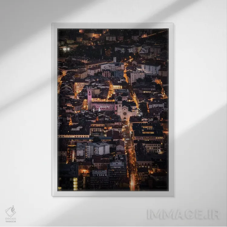 تابلو دکوراتیو ترنتو، ترنتینو-آلتو آدیجه، ایتالیا اثر انزو رومانو - نمای قابدار سفید