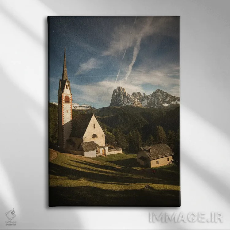 تابلو دکوراتیو کلیسای سن جیاکومو اثر انزو رومانو - نمای روبهرو روی دیوار