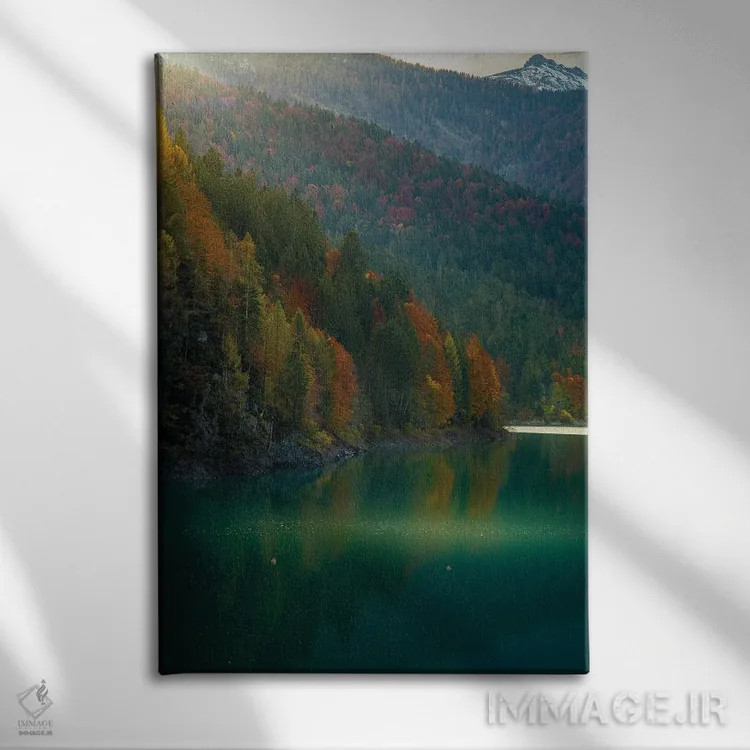 تابلو دکوراتیو دریاچه سائوریس در پاییز اثر انزو رومانو - نمای روبهرو روی دیوار