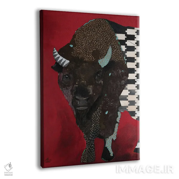 تابلو دکوراتیو گاومیش روی زمینه قرمز اثر امیلی رید - نمای پرسپکتیو محصول