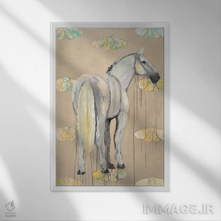 تابلو مدرن اسب با شاپرک ها اثر امیلی رید - نمای قابدار سفید