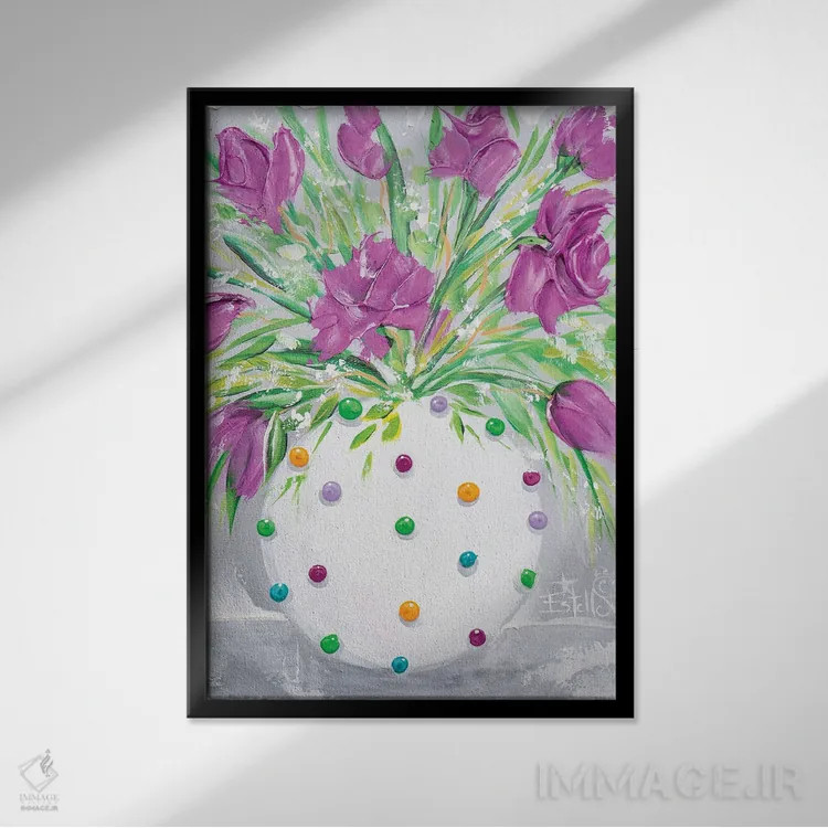 تابلو دکوراتیو گلدان بنفش خال خالی اثر استل گرنگس - نمای قابدار مشکی