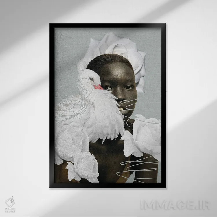 تابلو دکوراتیو قو و رزهای سفید اثر ادسون راموس - نمای قابدار مشکی