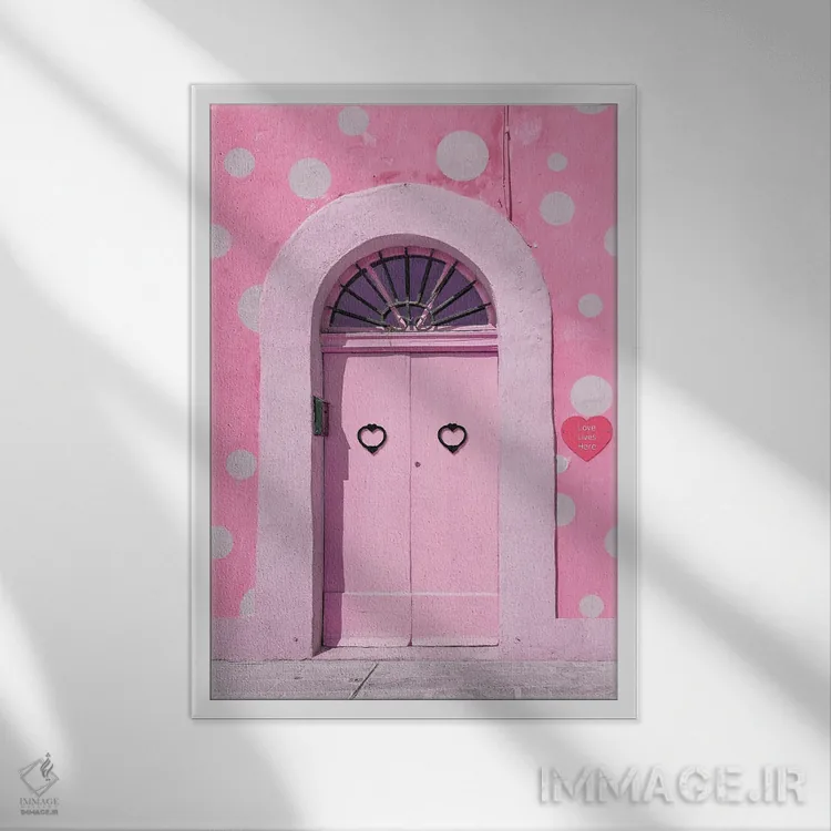 تابلو دکوراتیو عشق اینجا زندگی می کند اثر ارین سامر - نمای قابدار سفید