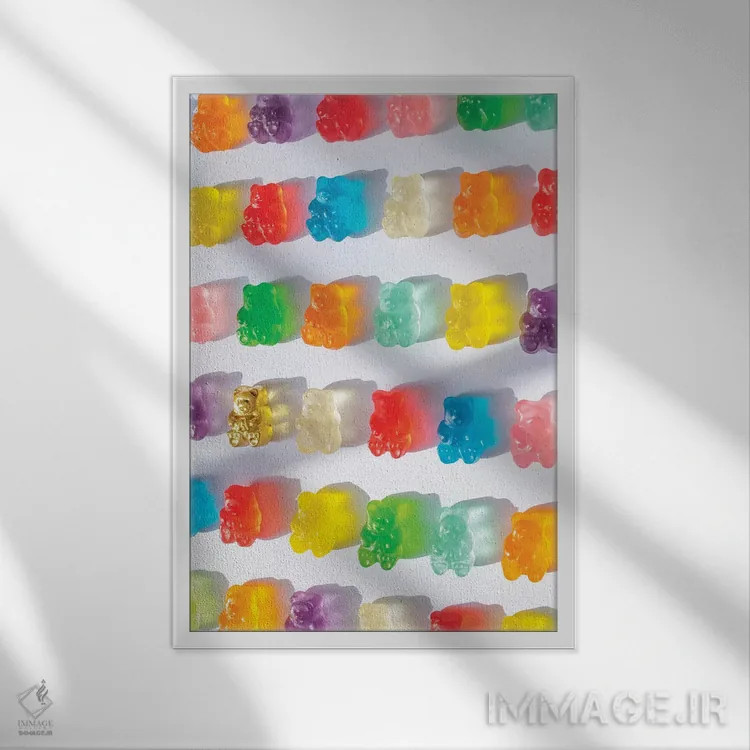 تابلو دکوراتیو آبنبات ژله ای شیشه نگاری اثر ارین سامر - نمای قابدار سفید