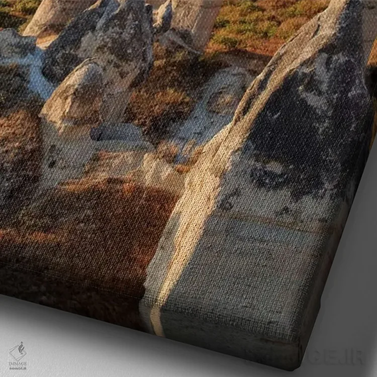 تابلو دکوراتیو ترکیه، آناتولی، کاپادوکیا، گورمه. بالن های هوای گرم بالای… اثر امیلی ویلسون - نمای نزدیک بافت بوم