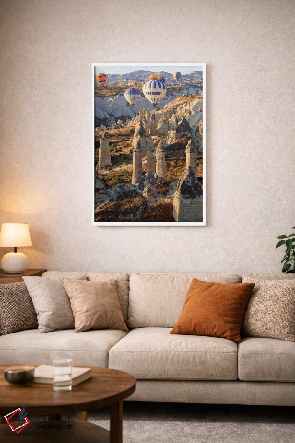 تابلو دکوراتیو ترکیه، آناتولی، کاپادوکیا، گورمه. بالن های هوای گرم بالای… اثر امیلی ویلسون - D4W