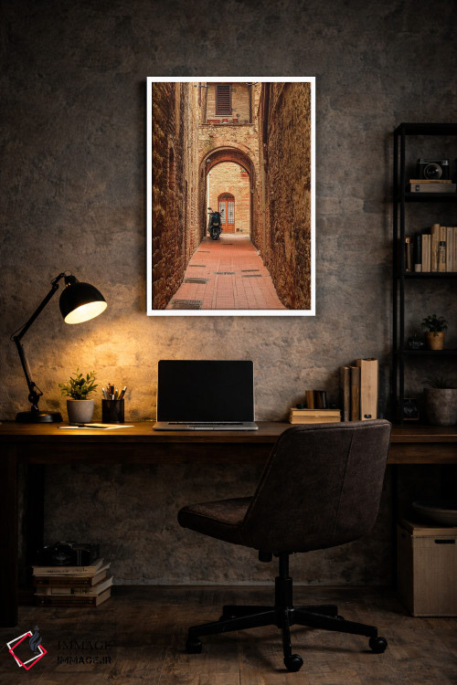 تابلو دکوراتیو ایتالیا، سان جیمیگنانو. کوچه با موتورسیکلت اثر امیلی ویلسون - D6W