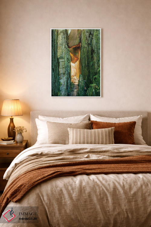 تابلو دکوراتیو سوئد، استان بوهوسلان. مسیری میان صخره های گوه ای نزدیک اود… اثر امیلی ویلسون - D5W