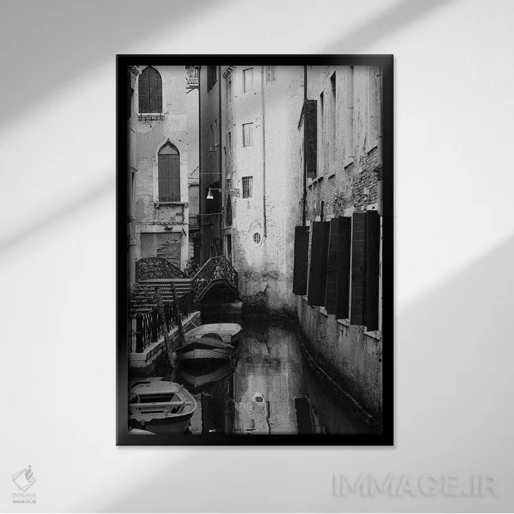 تابلو دکوراتیو در ونیز اثر دیزاین فابریکن - نمای قابدار مشکی