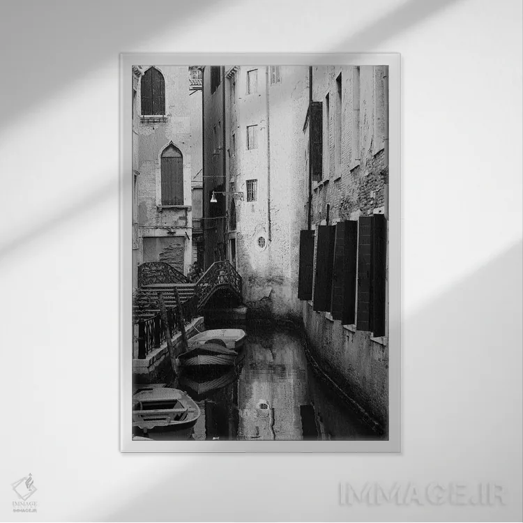 تابلو دکوراتیو در ونیز اثر دیزاین فابریکن - نمای قابدار سفید