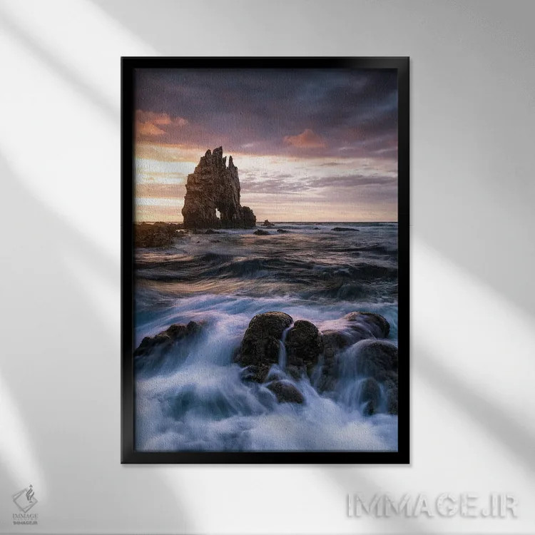 تابلو دکوراتیو در دریا اثر فابیو آنتنور - نمای قابدار مشکی