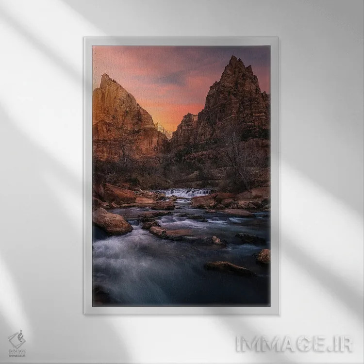 تابلو دکوراتیو آخرین حیاط اثر فابیو آنتنور - نمای قابدار سفید