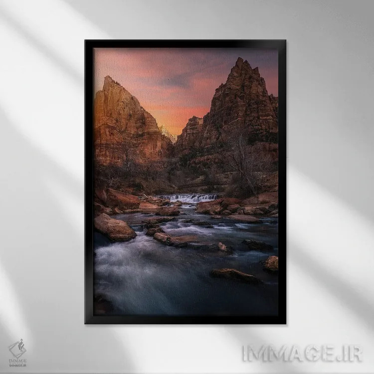 تابلو دکوراتیو آخرین حیاط اثر فابیو آنتنور - نمای قابدار مشکی